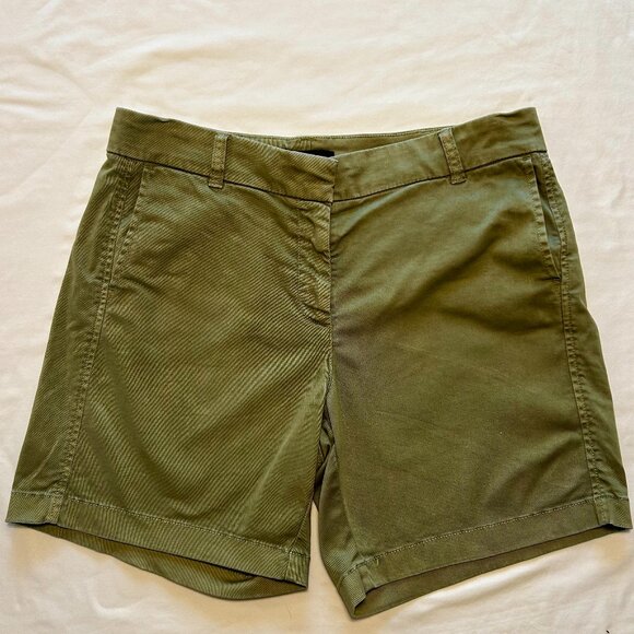 J. CREW OLIVE GREEN TWILL SHORTS SZ 10 - Picture 1 of 4